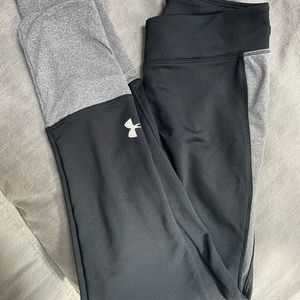 Kids size M underarmour leggings/thermal
